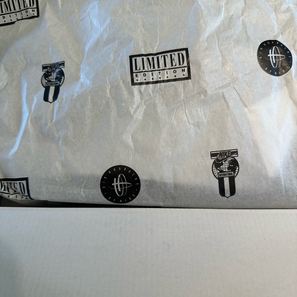 New in Box 🔖 Wms Nike Air Huarache in Black-Anthracite - Picture 6 of 10